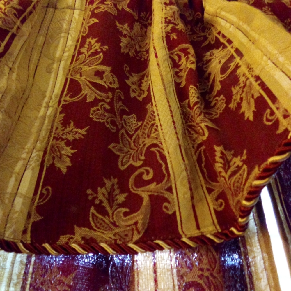 4 Unlined Drapery panels 54 X 80 Ech covers 2 full windows Beige & Burgundy LN - Picture 9 of 10